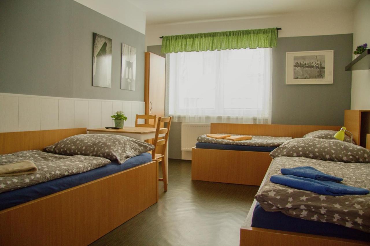 Penzion 411 Solnice Екстер'єр фото