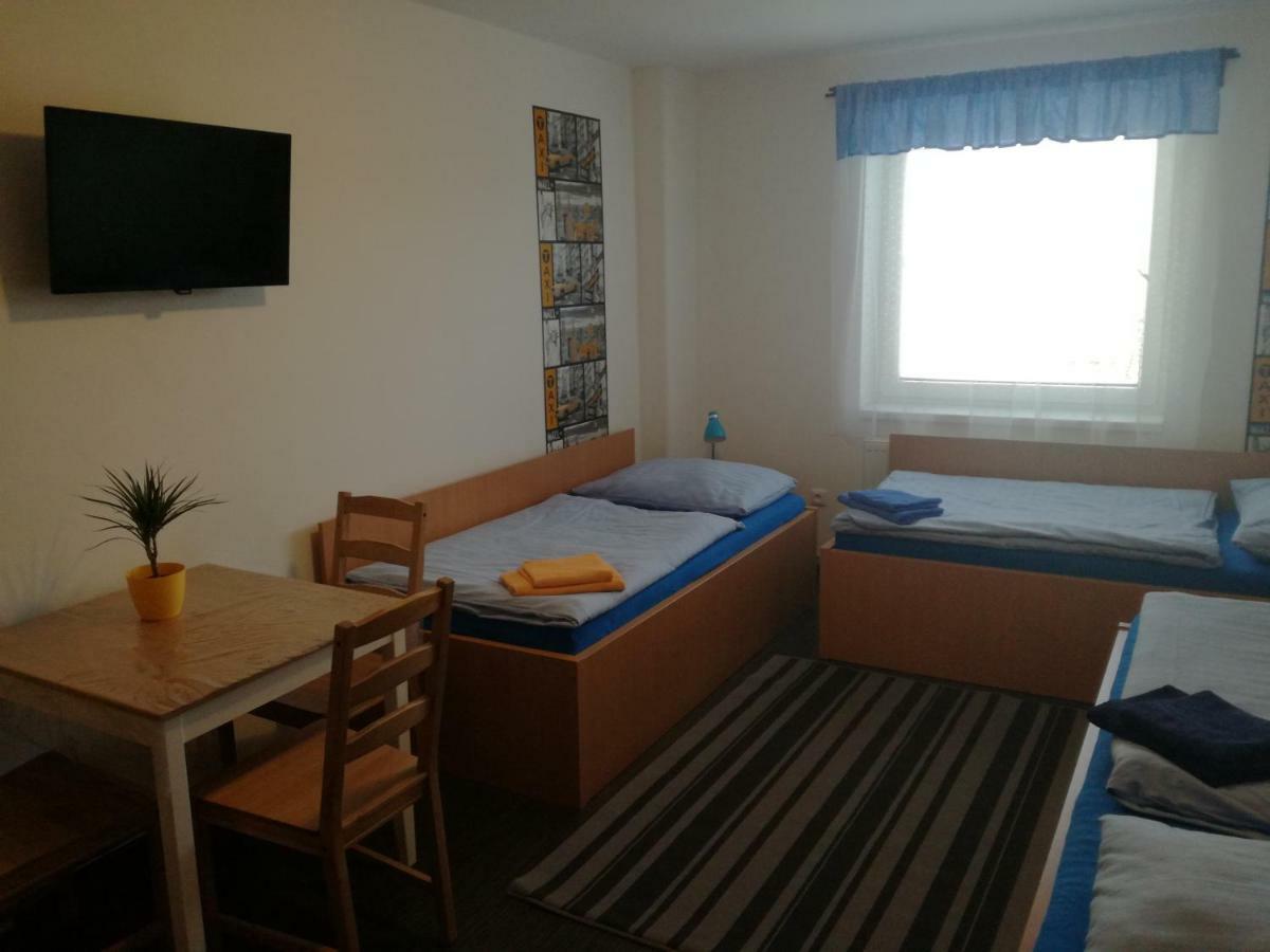 Penzion 411 Solnice Екстер'єр фото