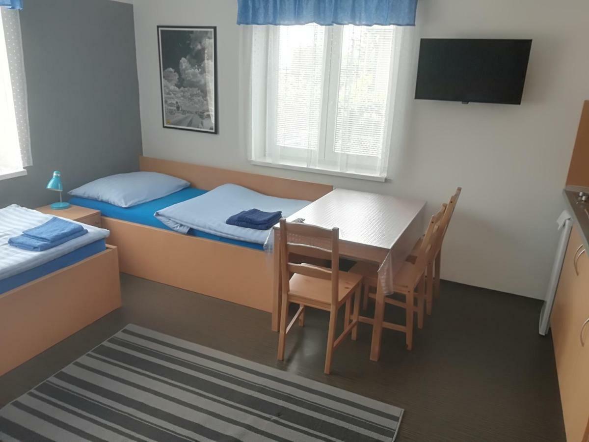 Penzion 411 Solnice Екстер'єр фото